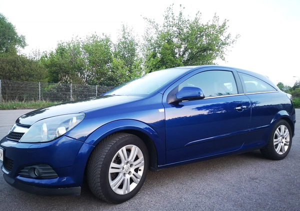 Opel Astra cena 14900 przebieg: 195000, rok produkcji 2009 z Brusy małe 254